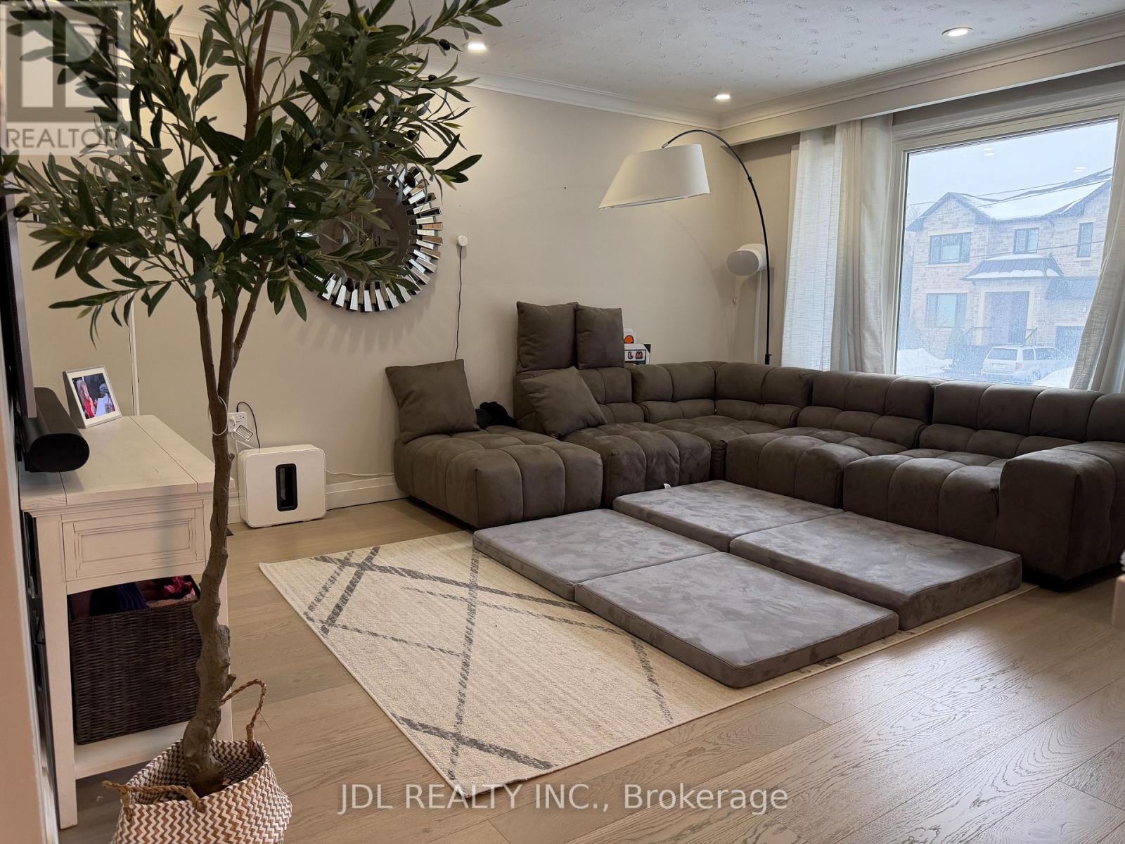 379 ALPER STREET, richmond hill (crosby), Ontario