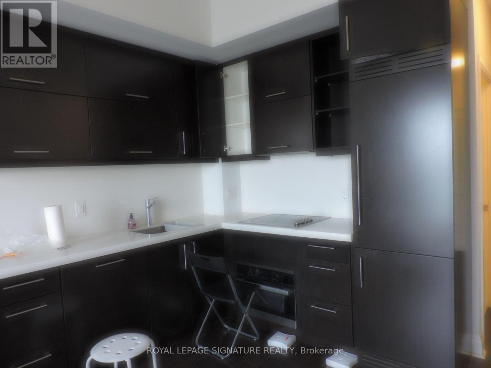 3704 - 65 St. Mary Street, Toronto, Ontario  M5S 0A6 - Photo 5 - C12809200