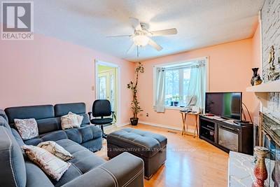 70 Somerset Drive, Brampton, Ontario  L6Z 1C5 - Photo 10 - W12809870