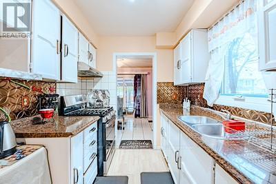 70 Somerset Drive, Brampton, Ontario  L6Z 1C5 - Photo 15 - W12809870