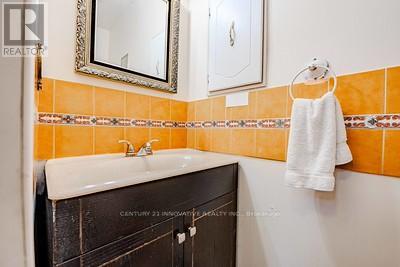 70 Somerset Drive, Brampton, Ontario  L6Z 1C5 - Photo 19 - W12809870