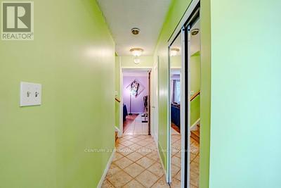 70 Somerset Drive, Brampton, Ontario  L6Z 1C5 - Photo 5 - W12809870