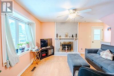 70 Somerset Drive, Brampton, Ontario  L6Z 1C5 - Photo 8 - W12809870