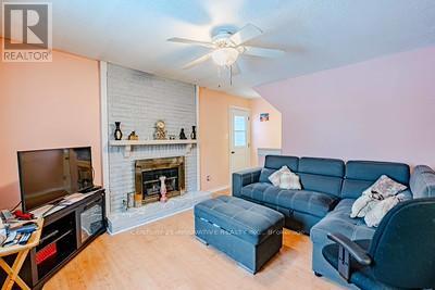 70 Somerset Drive, Brampton, Ontario  L6Z 1C5 - Photo 9 - W12809870