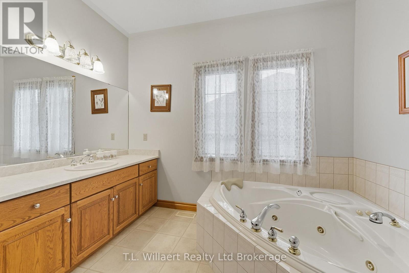 51 Demeyere Avenue, Tillsonburg, Ontario  N4G 5P8 - Photo 18 - X12426552