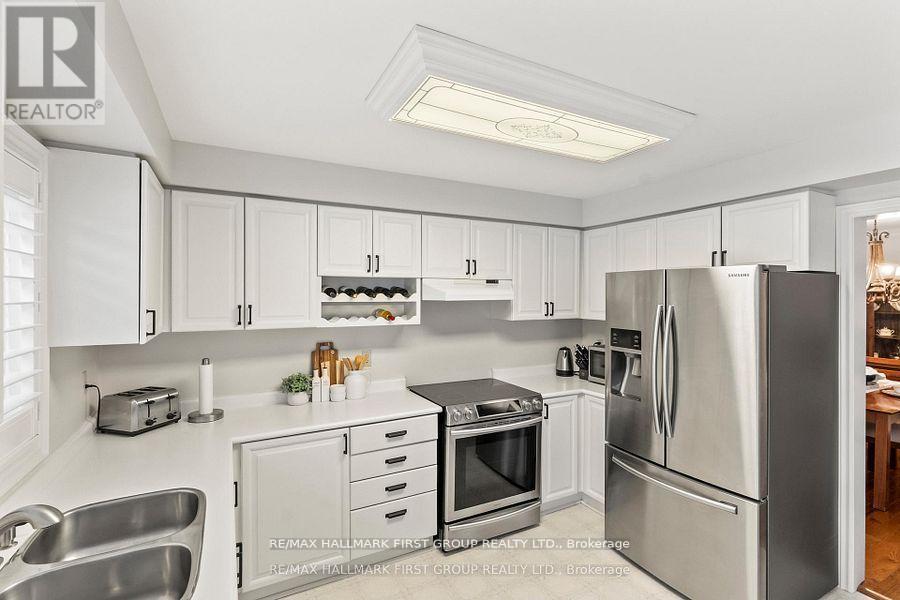 4 Winterberry Drive, Whitby, Ontario  L1R 1Z2 - Photo 11 - E12809898