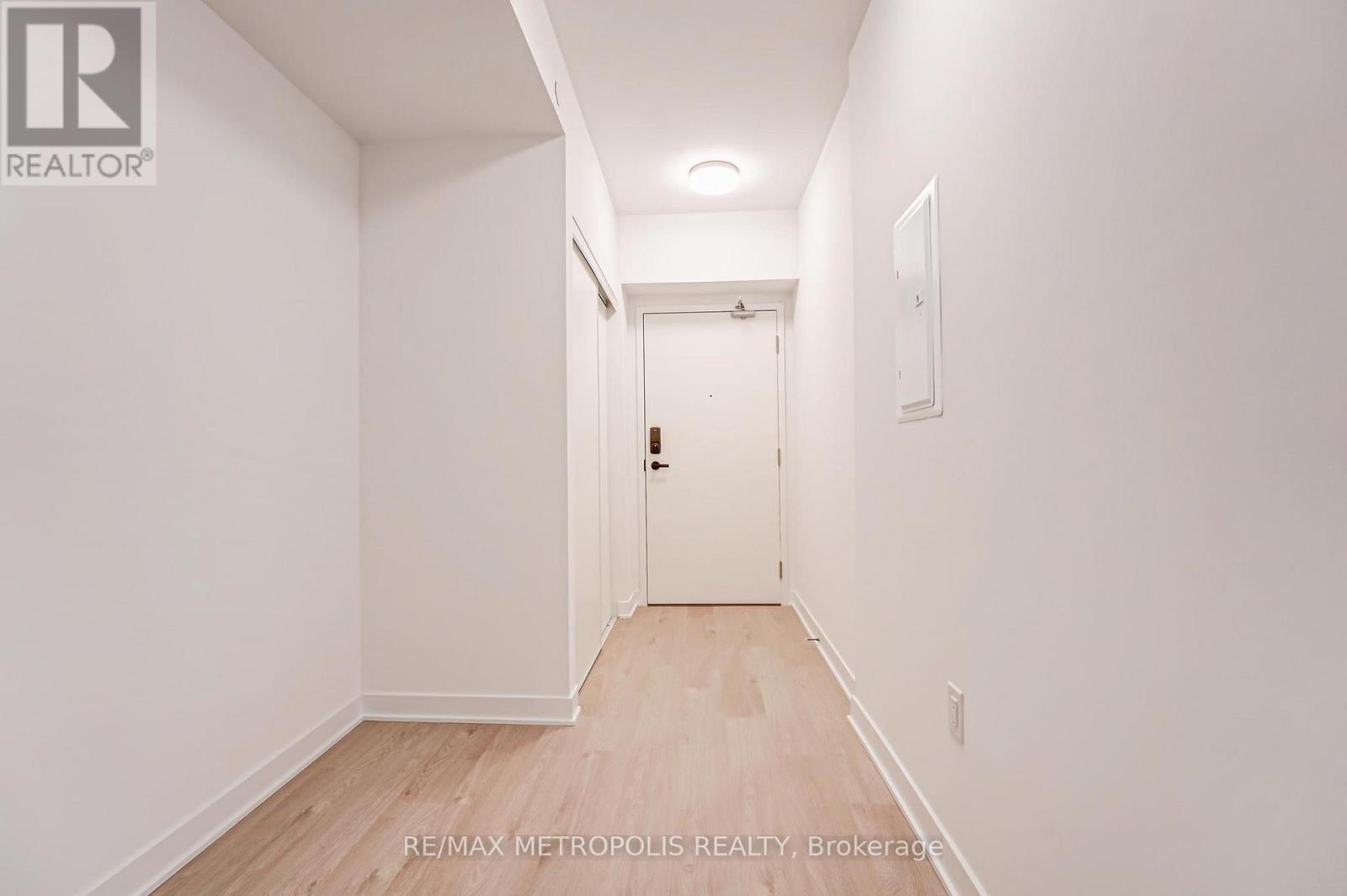 1101 - 3900 Confederation Parkway, Mississauga, Ontario  L5B 4M6 - Photo 21 - W12809890