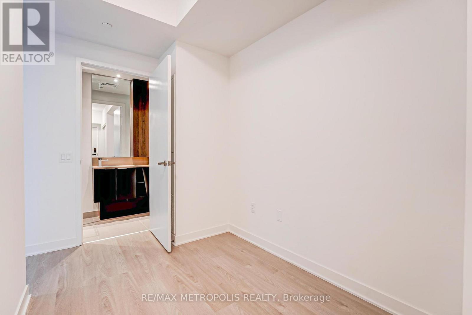 1101 - 3900 Confederation Parkway, Mississauga, Ontario  L5B 4M6 - Photo 26 - W12809890