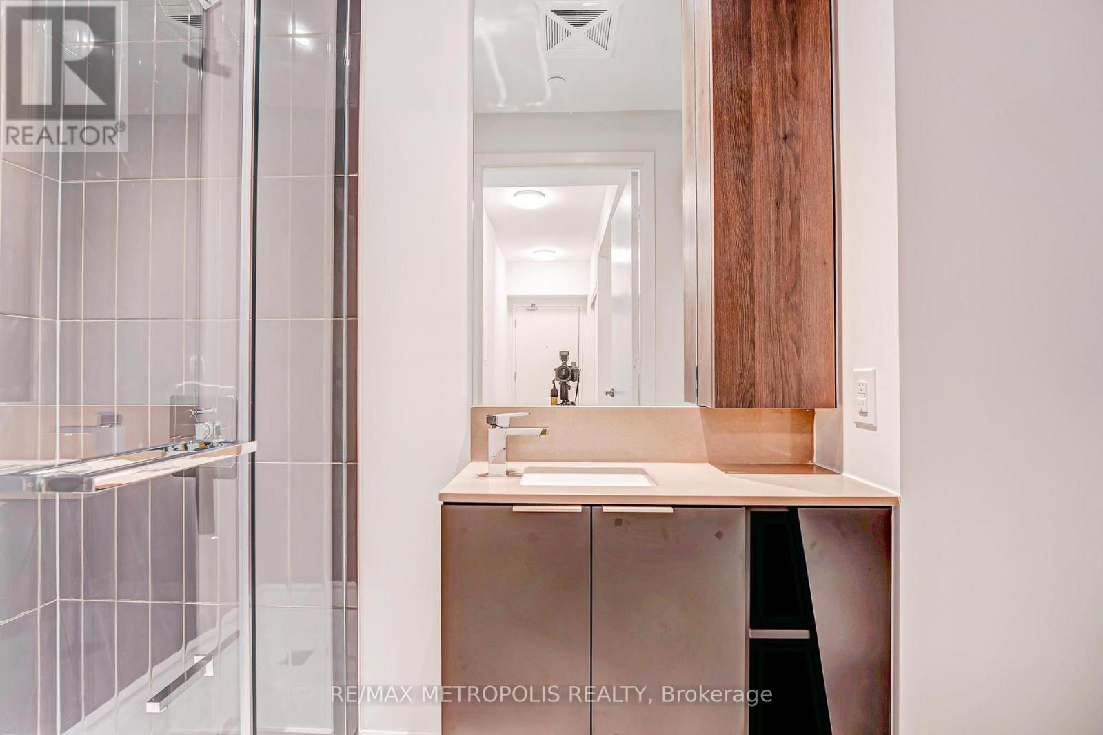 1101 - 3900 Confederation Parkway, Mississauga, Ontario  L5B 4M6 - Photo 27 - W12809890