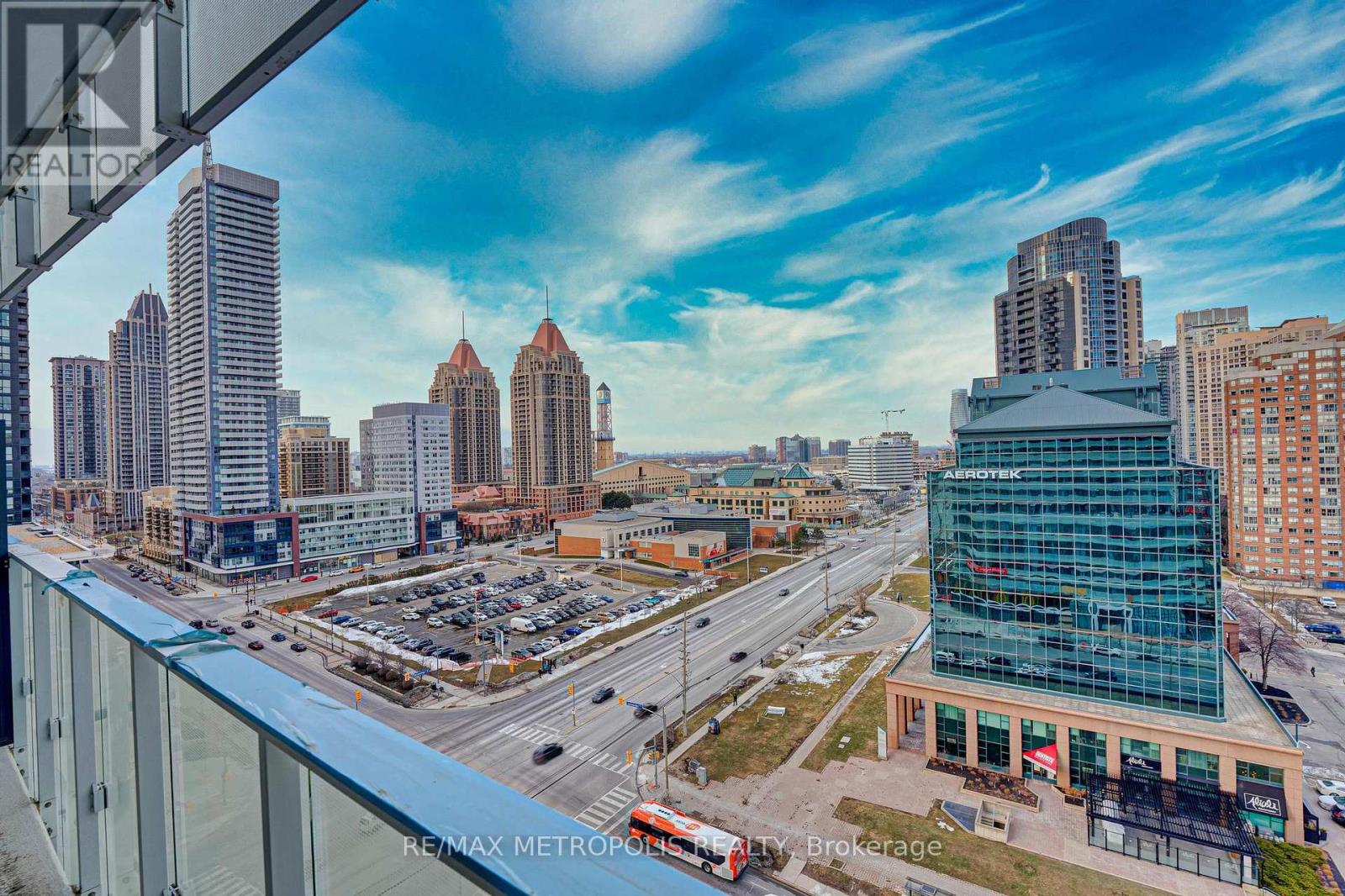 1101 - 3900 Confederation Parkway, Mississauga, Ontario  L5B 4M6 - Photo 32 - W12809890