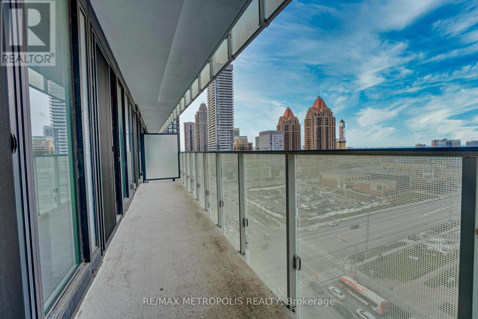 1101 - 3900 Confederation Parkway, Mississauga, Ontario  L5B 4M6 - Photo 33 - W12809890