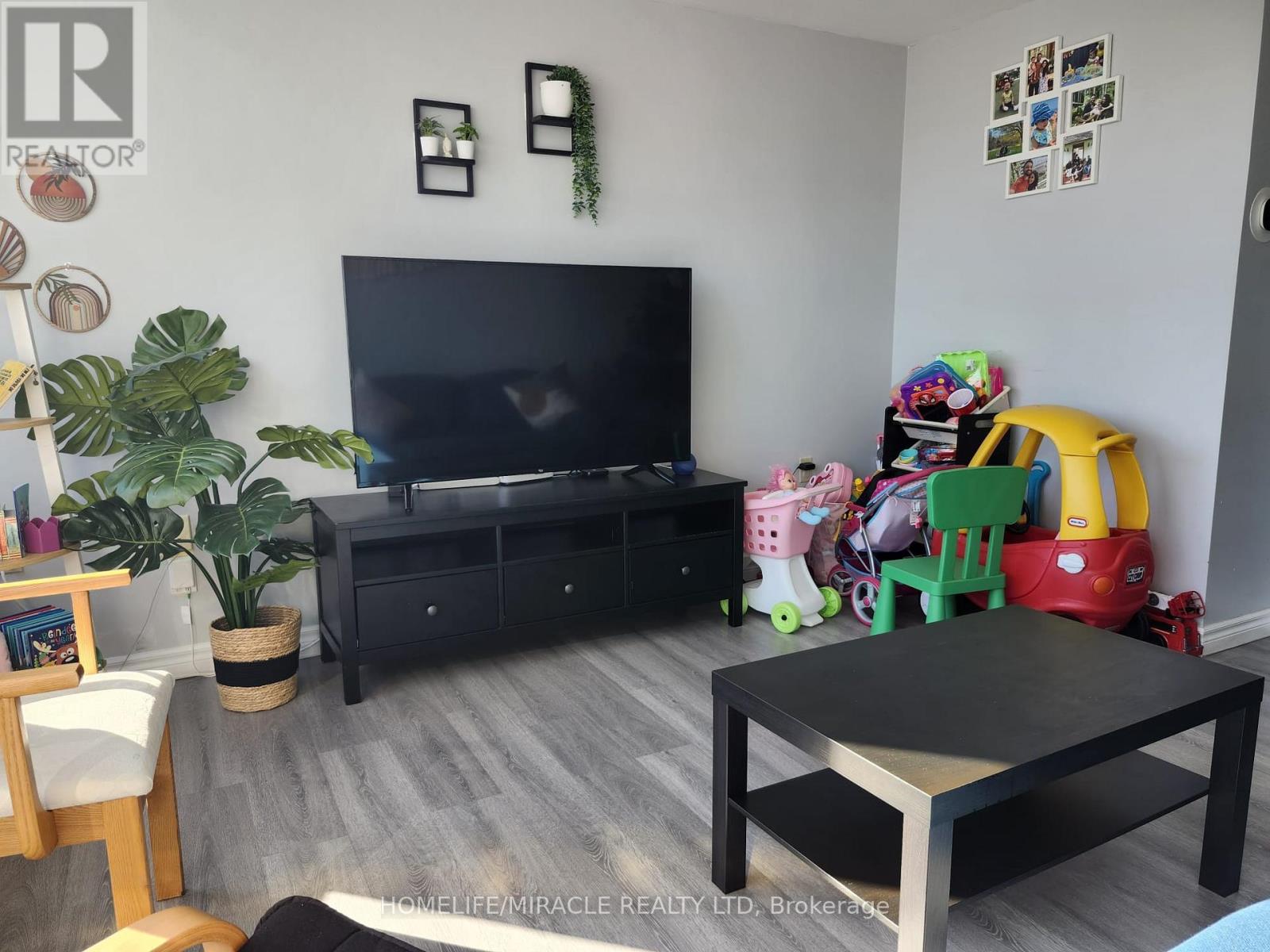 504 - 25 Fairview Road, Mississauga, Ontario  L5B 3Y8 - Photo 13 - W12809892