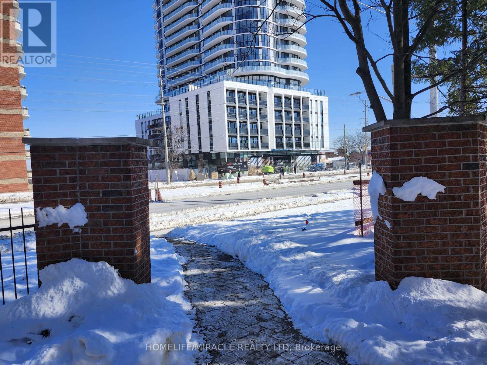 504 - 25 Fairview Road, Mississauga, Ontario  L5B 3Y8 - Photo 2 - W12809892