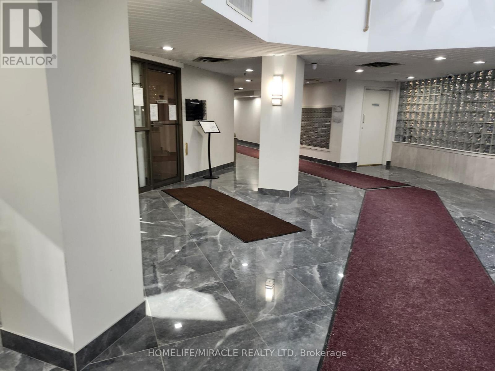 504 - 25 Fairview Road, Mississauga, Ontario  L5B 3Y8 - Photo 9 - W12809892