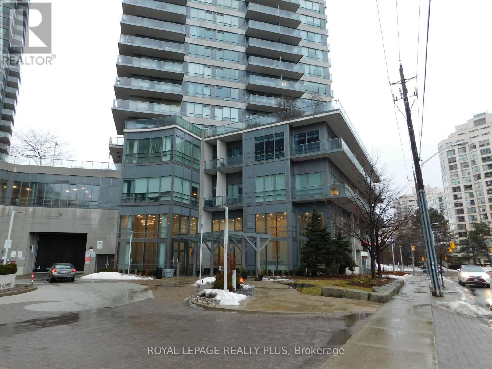 2005 - 2240 Lakeshore Boulevard W, Toronto, Ontario  M8V 0B1 - Photo 2 - W12809902