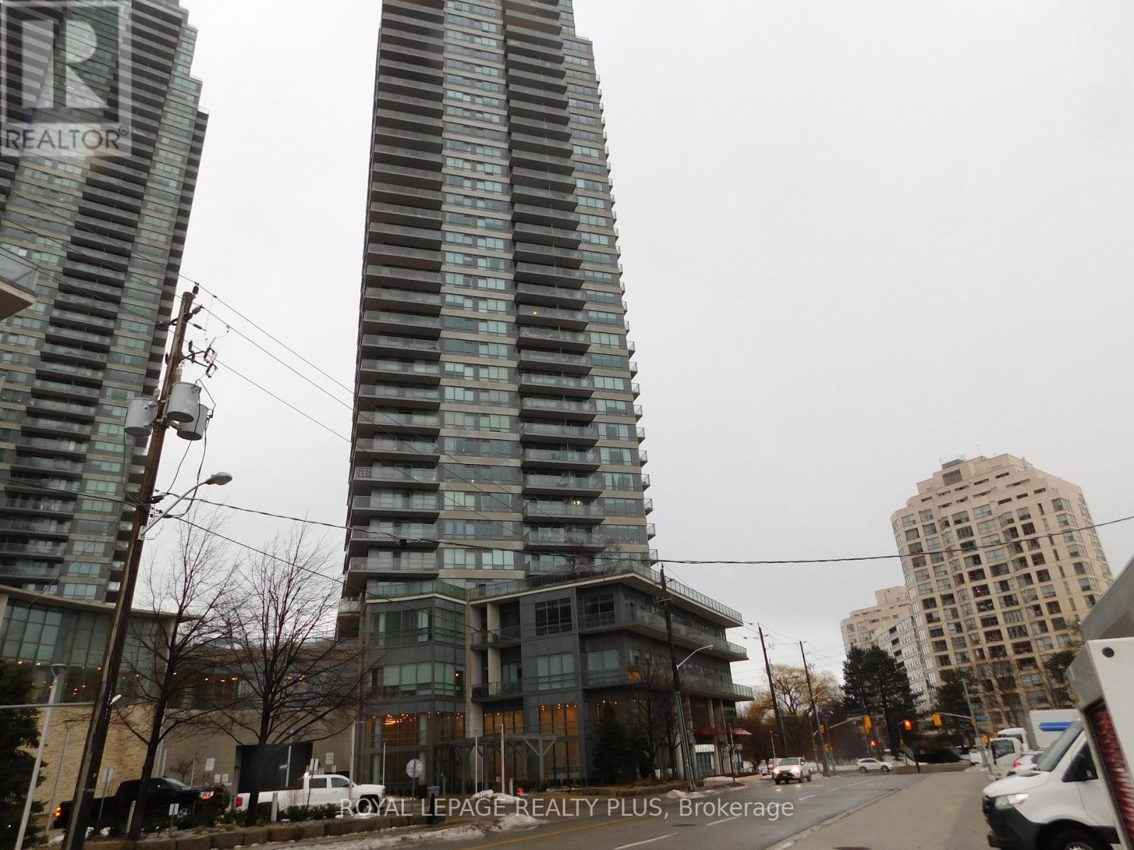 2005 - 2240 Lakeshore Boulevard W, Toronto, Ontario  M8V 0B1 - Photo 3 - W12809902