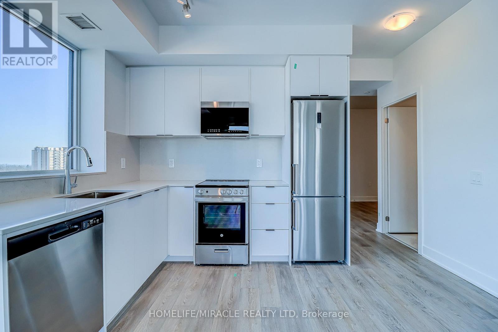 903 - 2088 James Street, Burlington, Ontario  L7R 0H2 - Photo 3 - W12809214