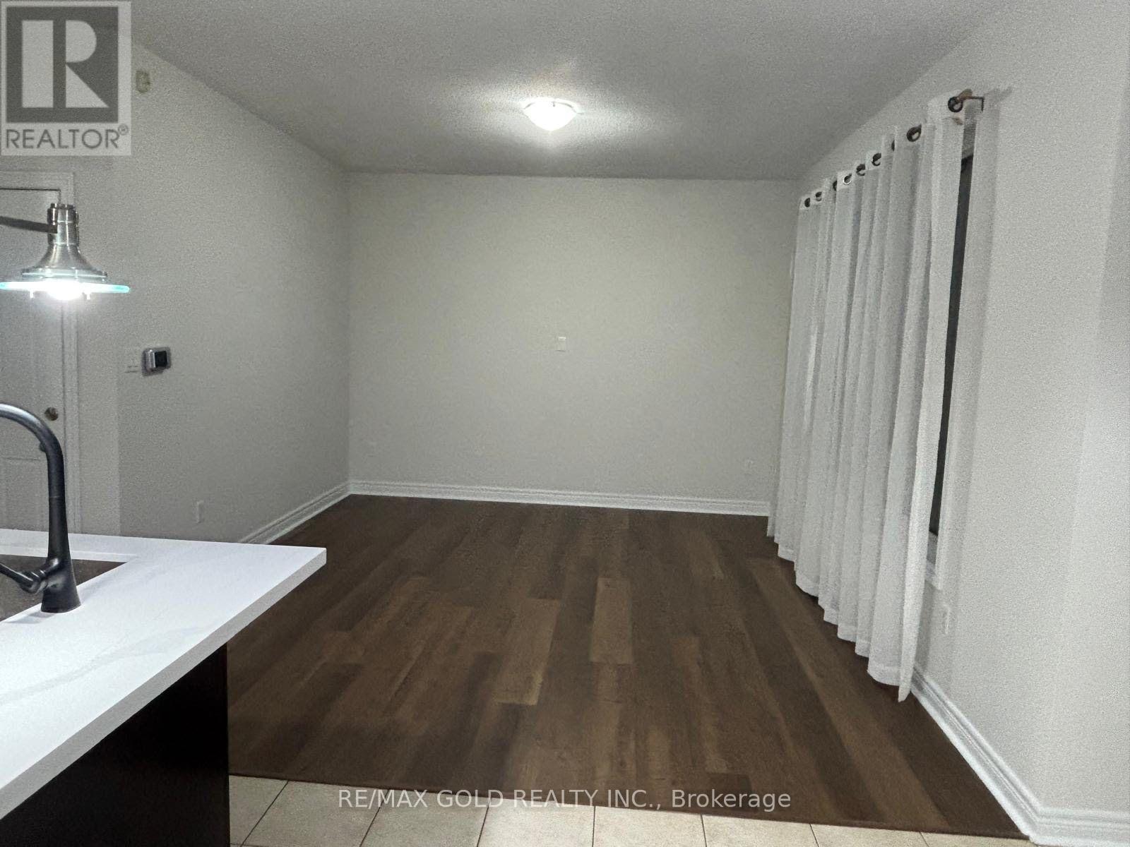 88 Lightcatcher Circle, Brampton, Ontario  L6P 3P4 - Photo 5 - W12809238