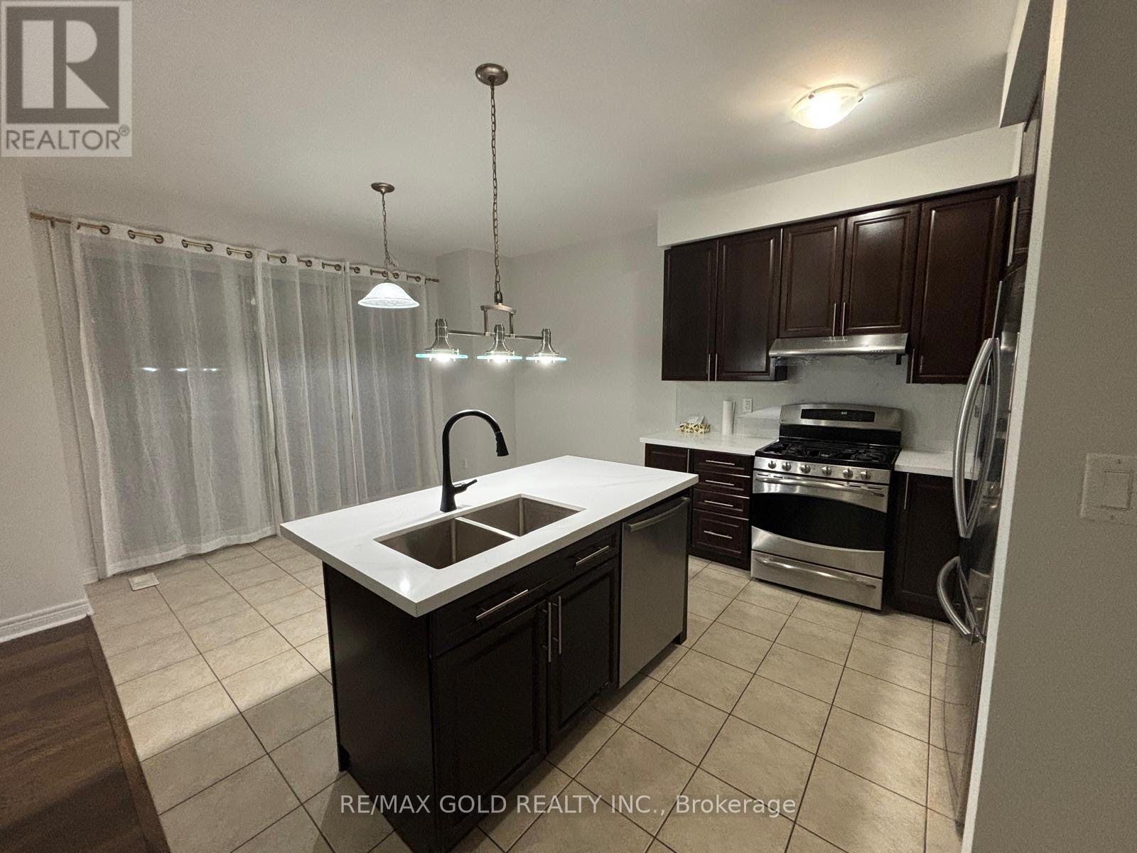 88 Lightcatcher Circle, Brampton, Ontario  L6P 3P4 - Photo 6 - W12809238