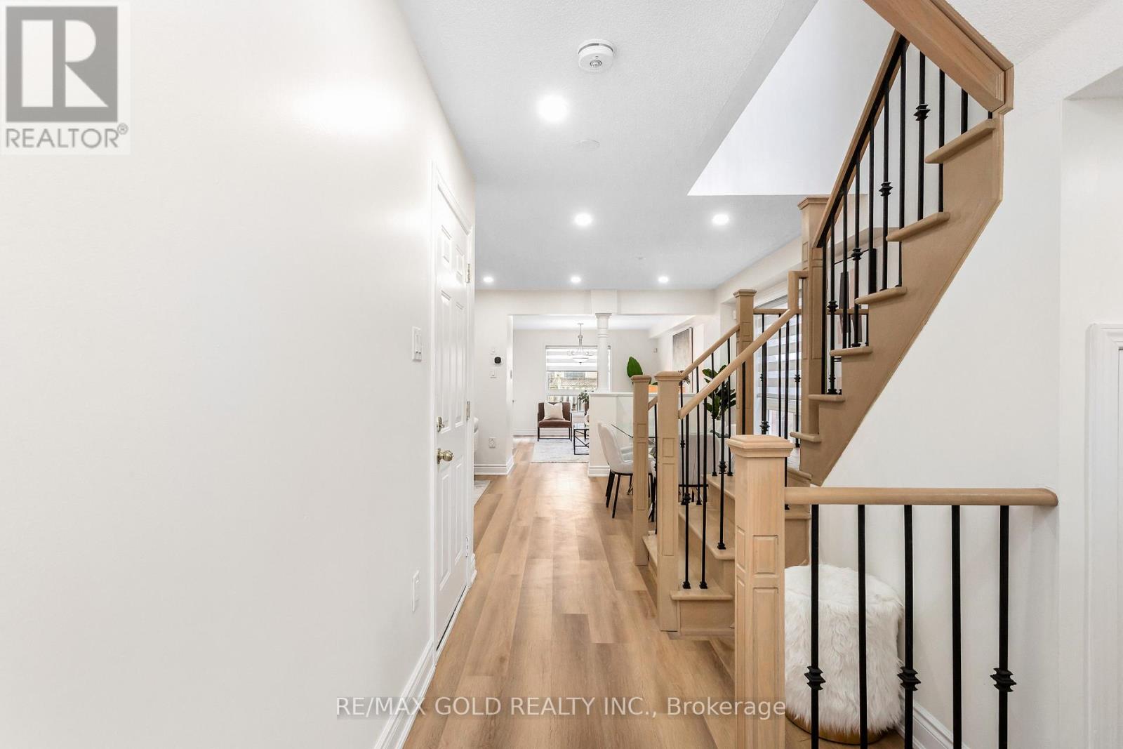 70 Livingston Road, Milton, Ontario  L9T 6B6 - Photo 6 - W12808800