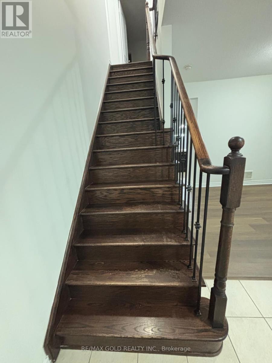 88 Lightcatcher Circle, Brampton, Ontario  L6P 3P4 - Photo 12 - W12809238