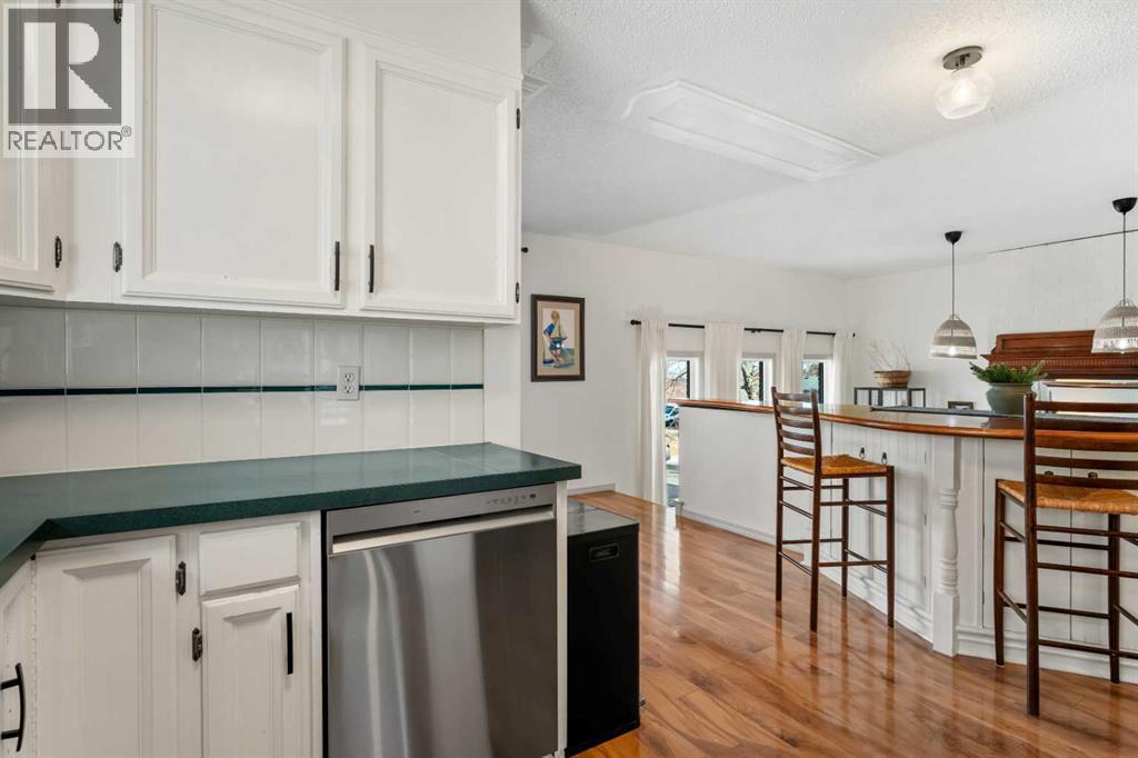 51 Berwick Hill Nw, Calgary, Alberta  T3K 1C4 - Photo 10 - A2287109