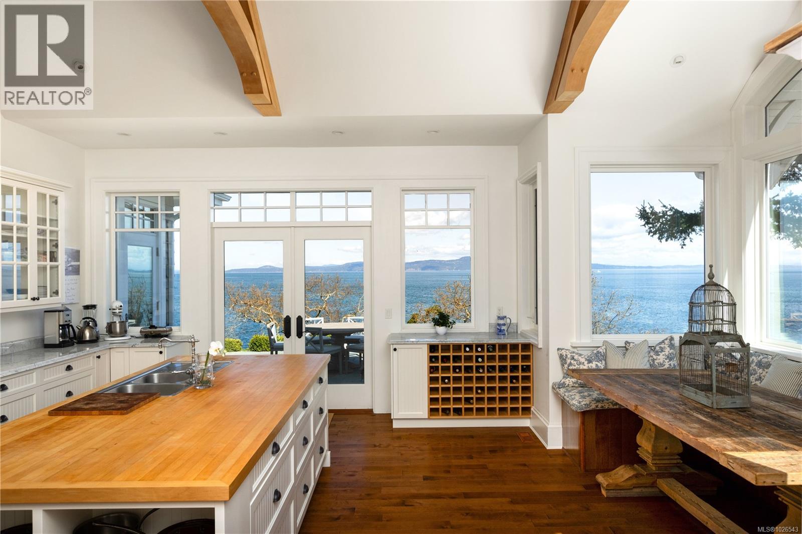 2600 Queenswood Dr, Saanich, British Columbia  V8N 1X5 - Photo 17 - 1026543