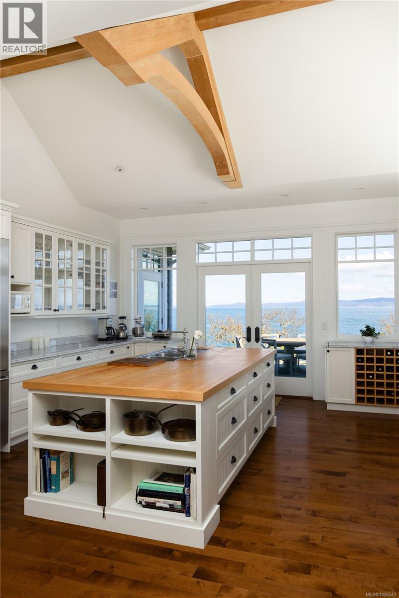 2600 Queenswood Dr, Saanich, British Columbia  V8N 1X5 - Photo 21 - 1026543