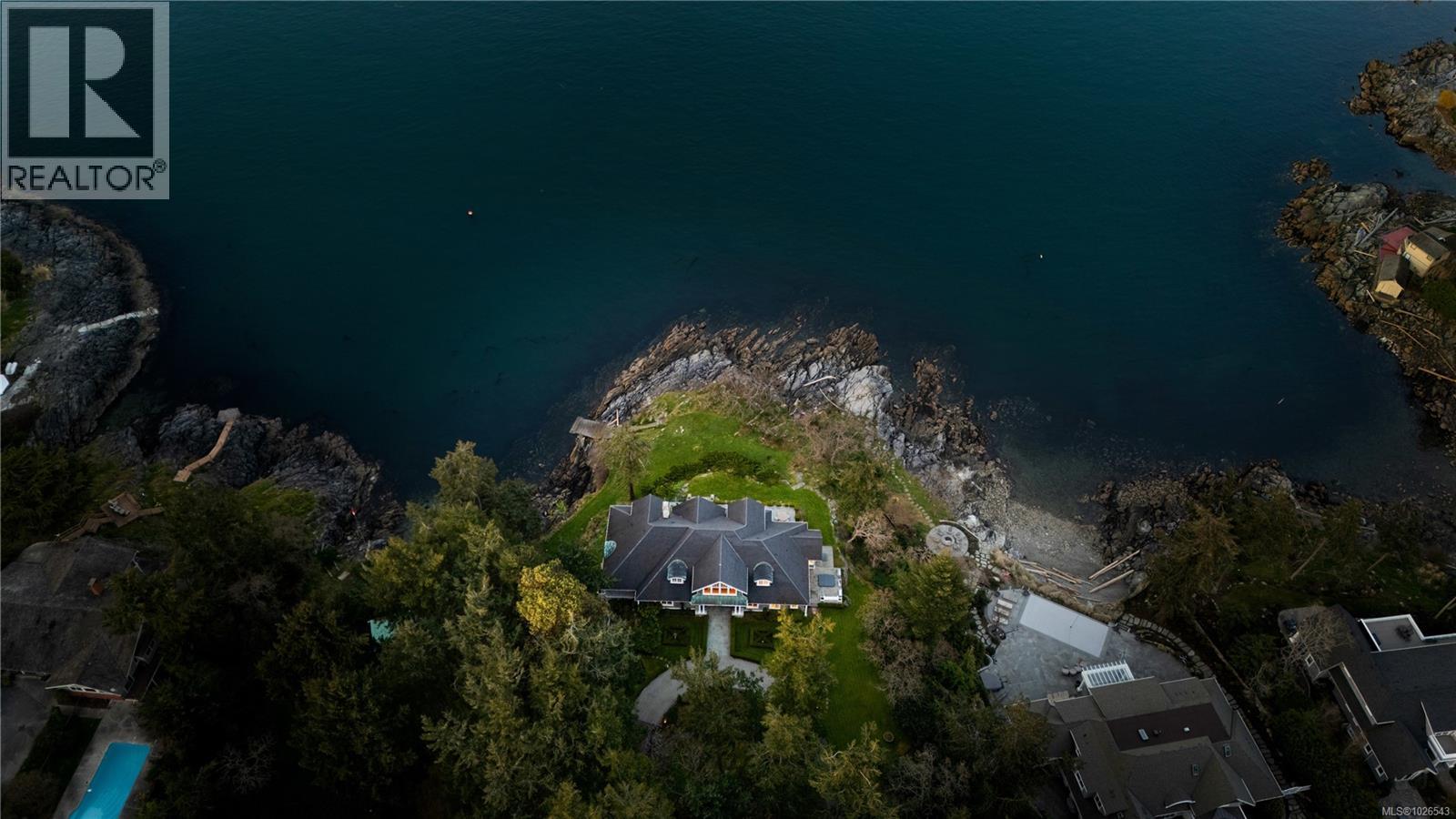 2600 Queenswood Dr, Saanich, British Columbia  V8N 1X5 - Photo 52 - 1026543