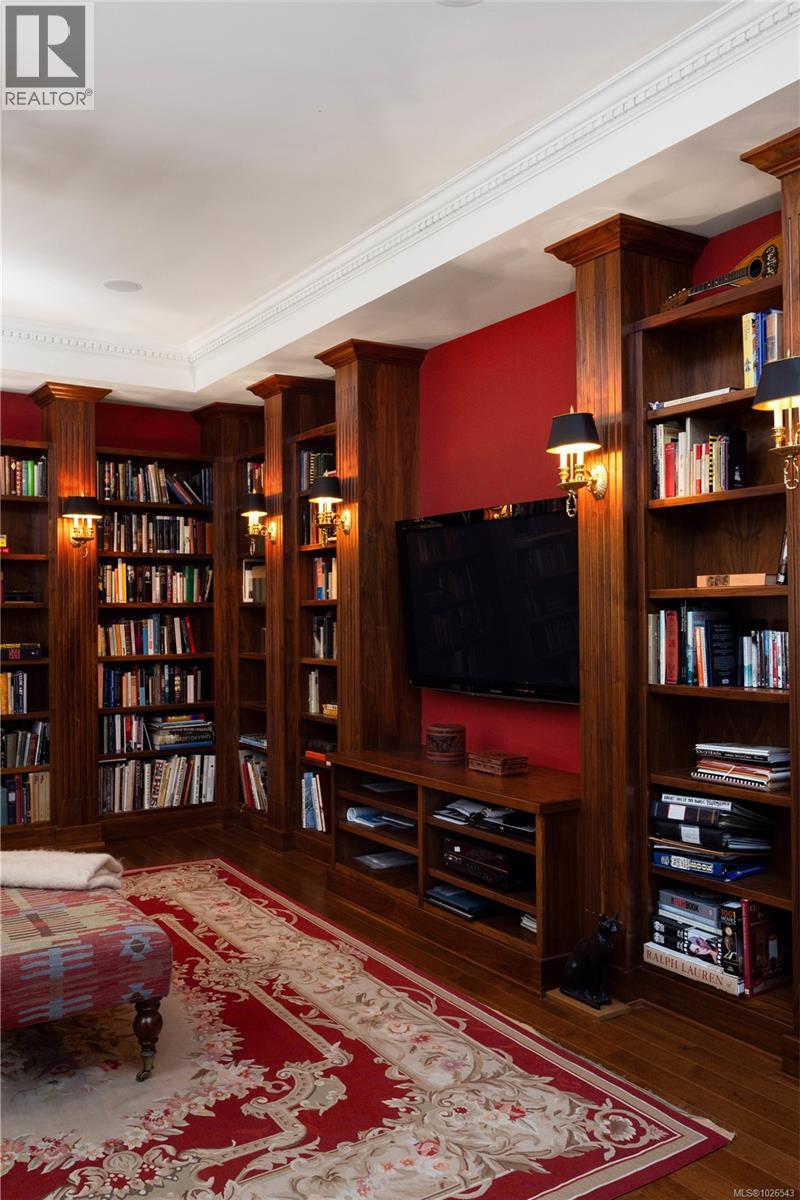 2600 Queenswood Dr, Saanich, British Columbia  V8N 1X5 - Photo 10 - 1026543