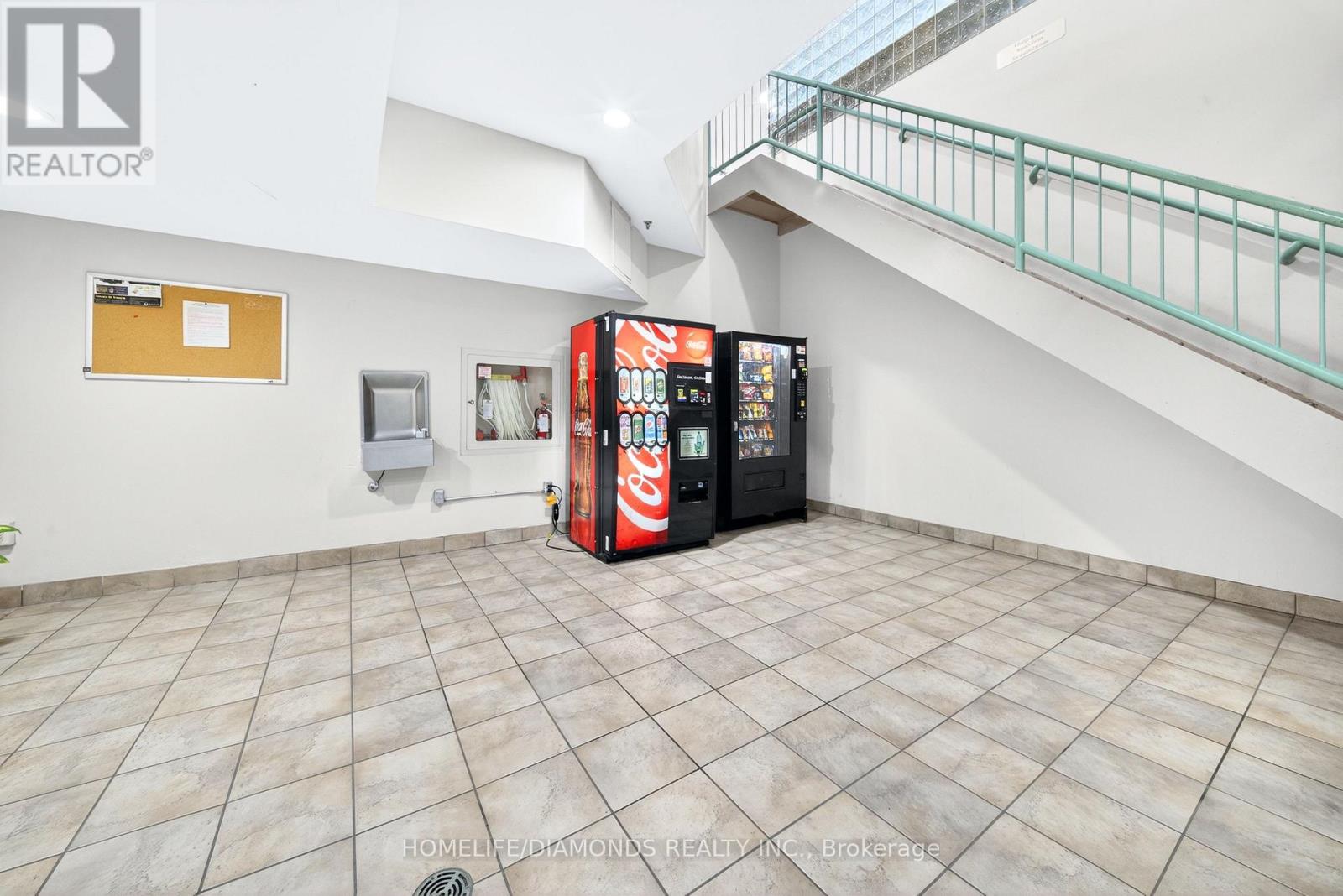 2002 - 5 Concorde Place, Toronto (Banbury-Don Mills), Ontario  M3C 3M8 - Photo 41 - C12809954