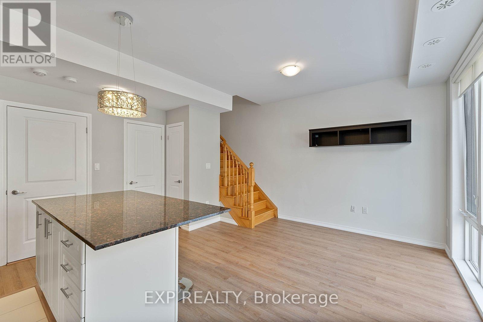 106 - 32 Fieldway Road, Toronto, Ontario  M8Z 3L2 - Photo 4 - W12726044