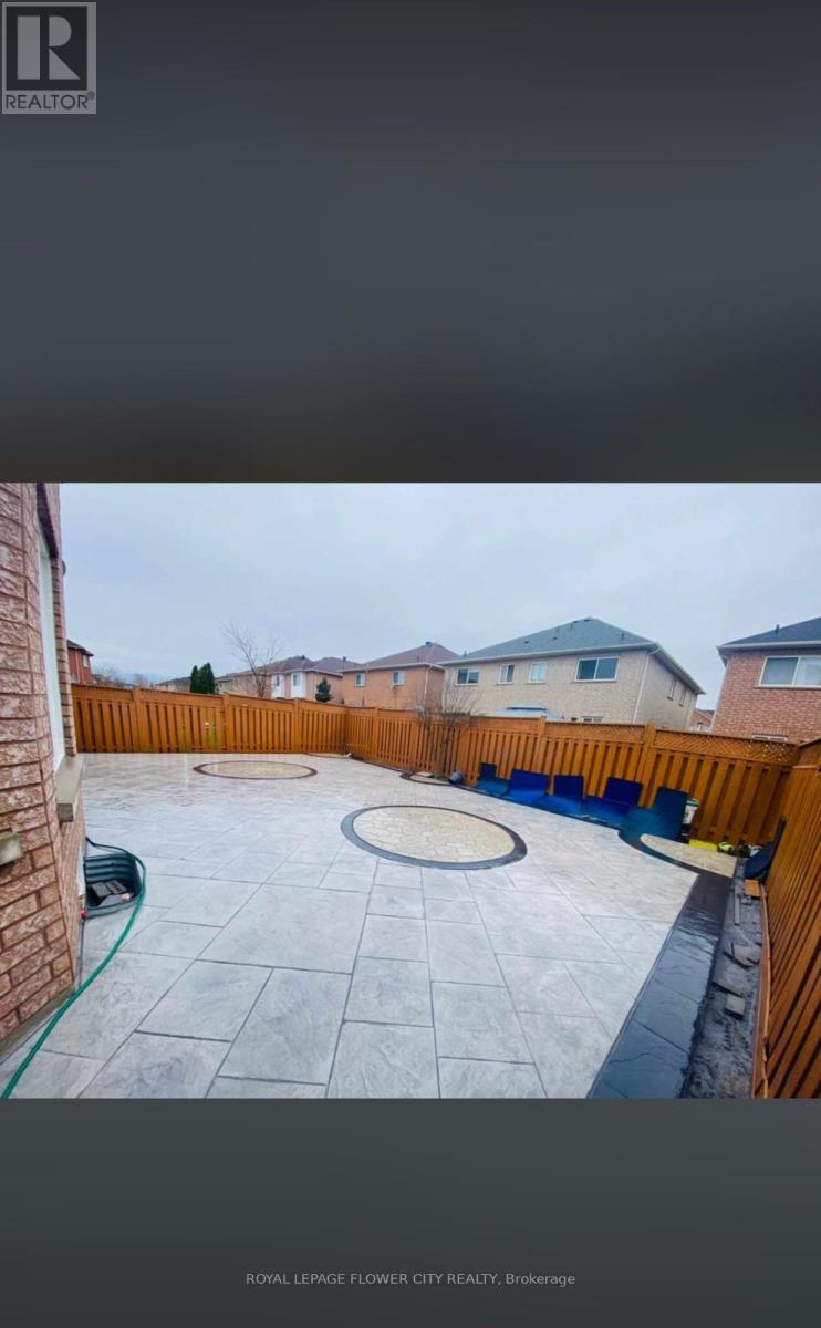 67 Olde Town Road, Brampton, Ontario  L6X 4T8 - Photo 50 - W12809910