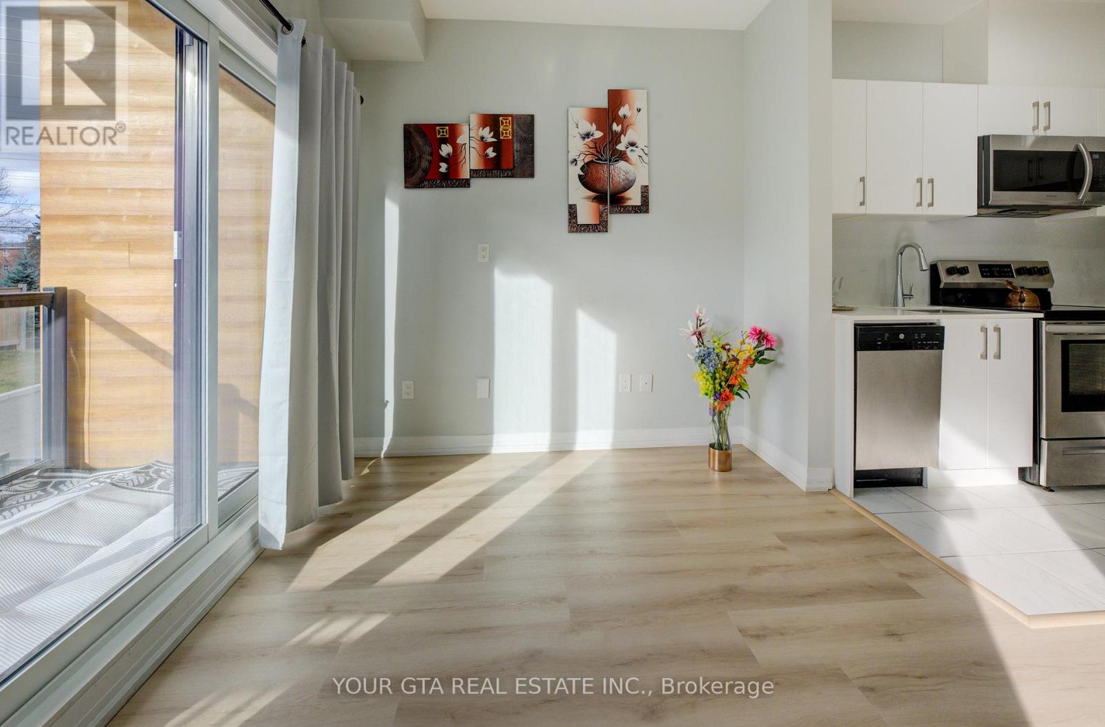 207 - 1165 Journeyman Lane W, Mississauga (Clarkson), Ontario  L5J 0B6 - Photo 10 - W12809912