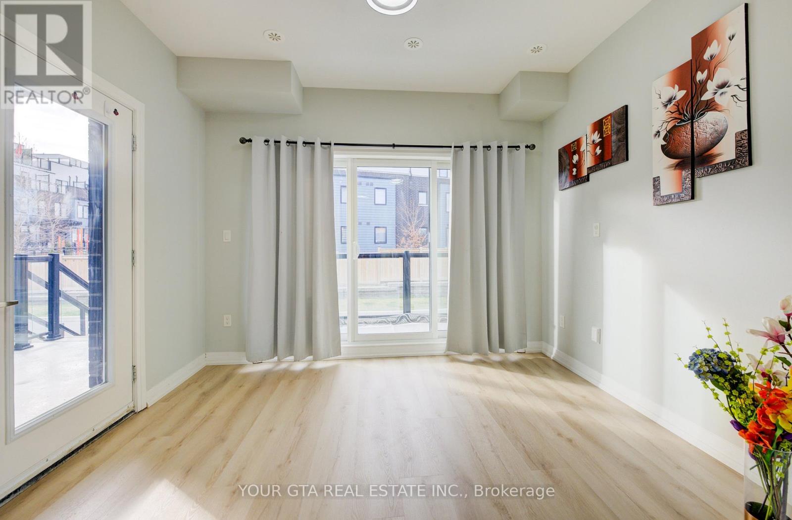 207 - 1165 Journeyman Lane W, Mississauga (Clarkson), Ontario  L5J 0B6 - Photo 7 - W12809912