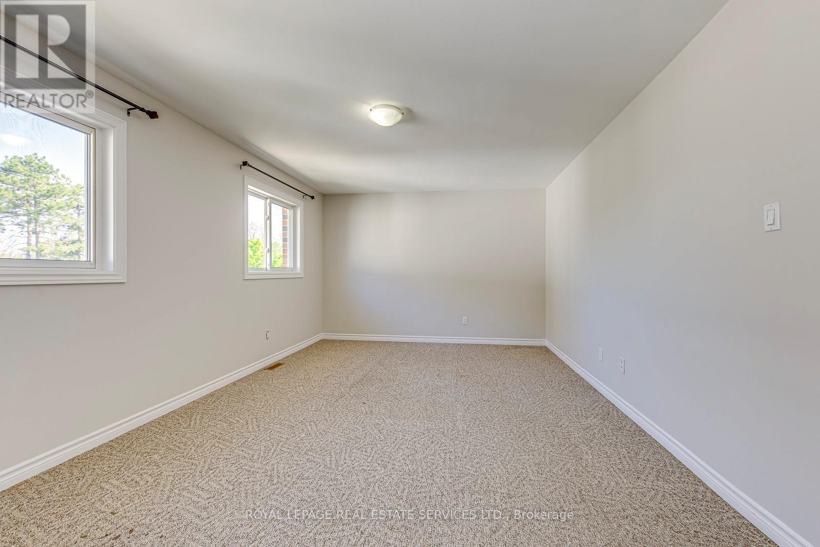 99 Martin Street, Milton (Om Old Milton), Ontario  L9T 2R3 - Photo 10 - W12809920