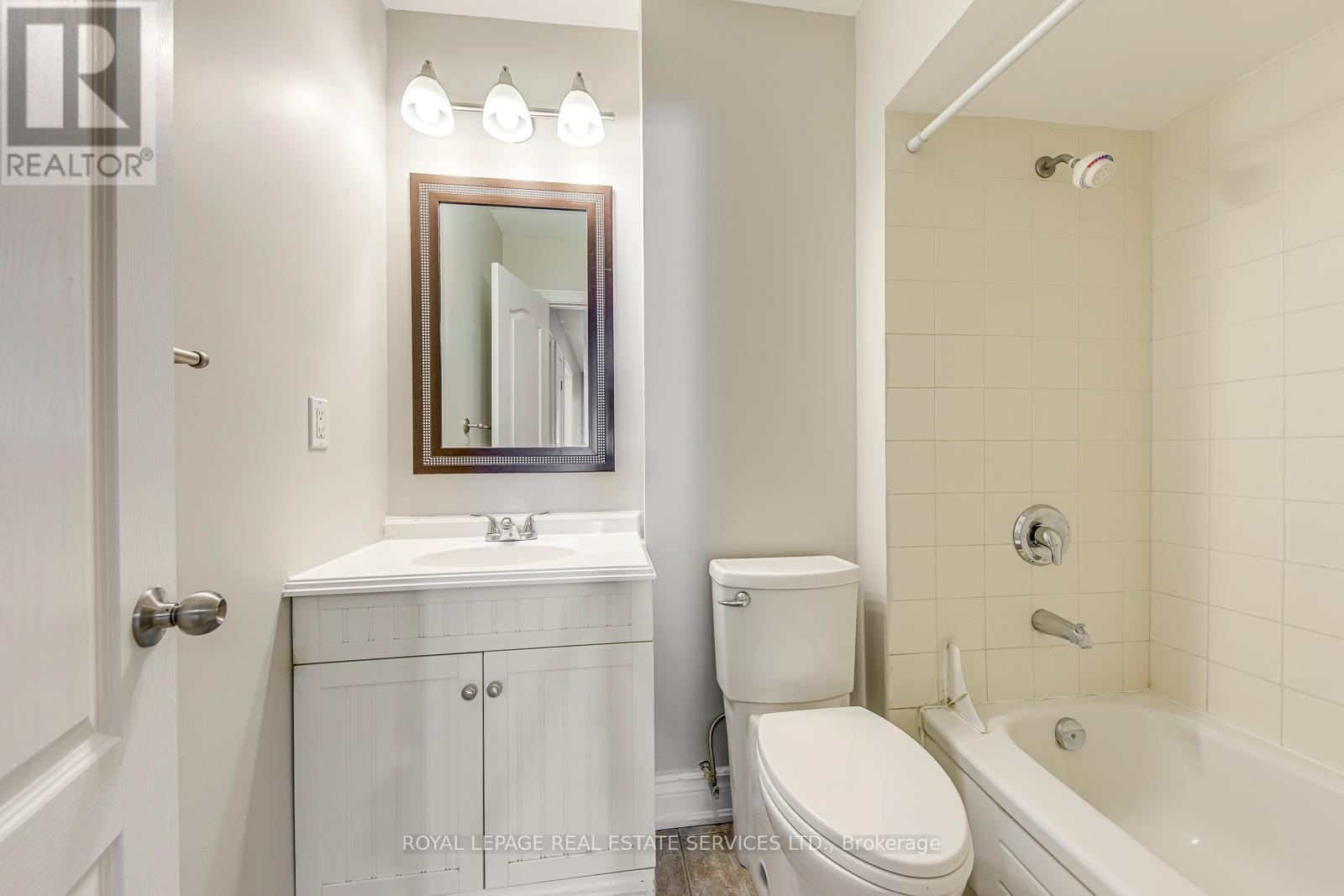 99 Martin Street, Milton (Om Old Milton), Ontario  L9T 2R3 - Photo 13 - W12809920