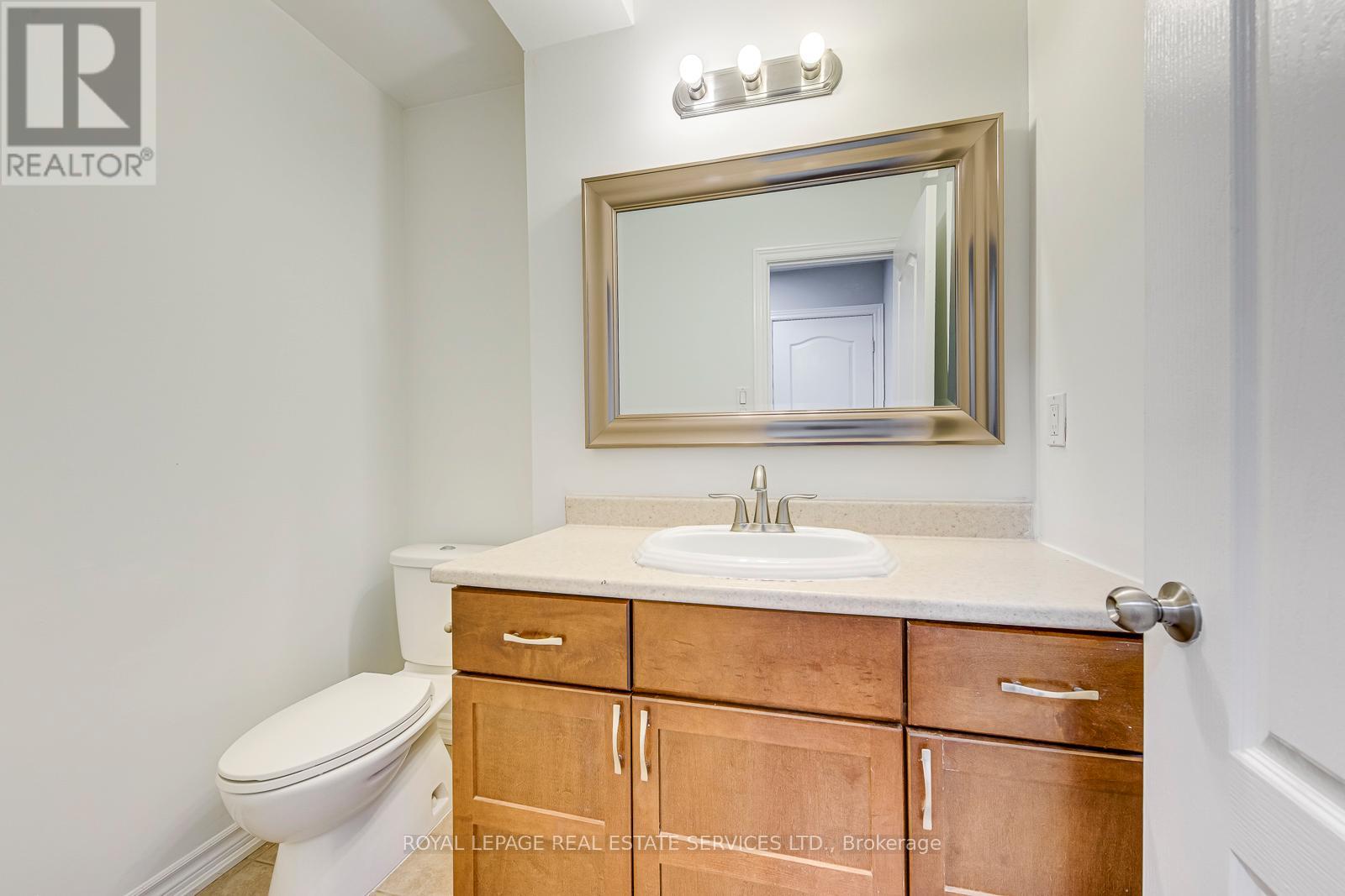 99 Martin Street, Milton (Om Old Milton), Ontario  L9T 2R3 - Photo 6 - W12809920