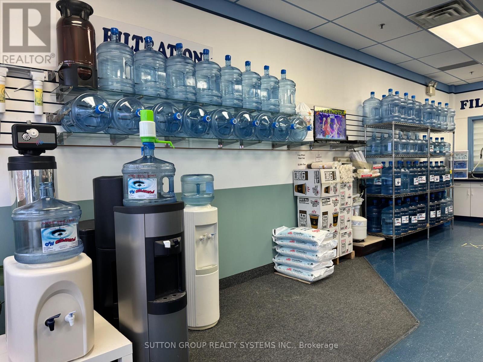 201 - 719 Central Parkway, Mississauga, Ontario  L5B 4L1 - Photo 4 - W12809928