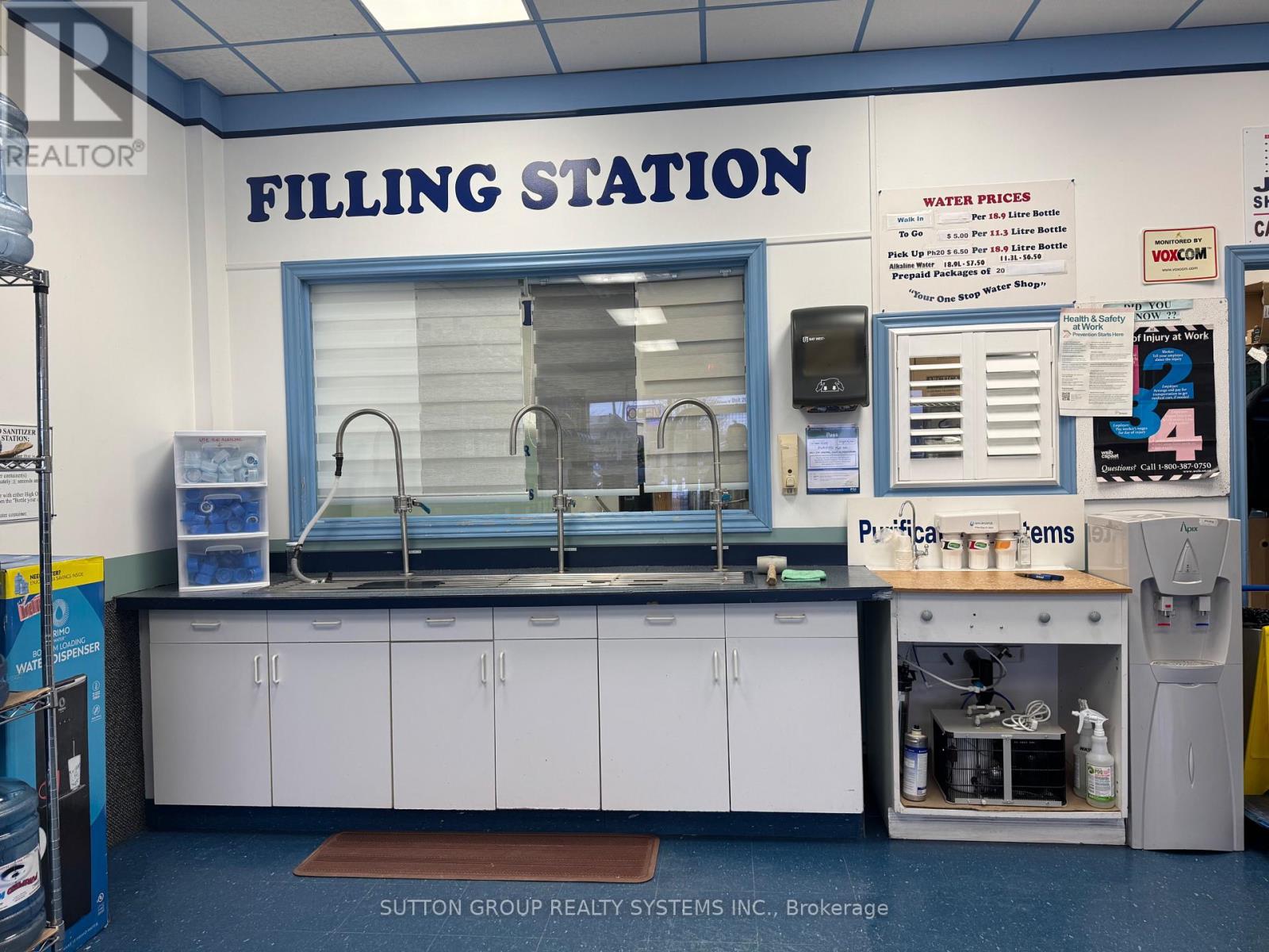 201 - 719 Central Parkway, Mississauga, Ontario  L5B 4L1 - Photo 8 - W12809928