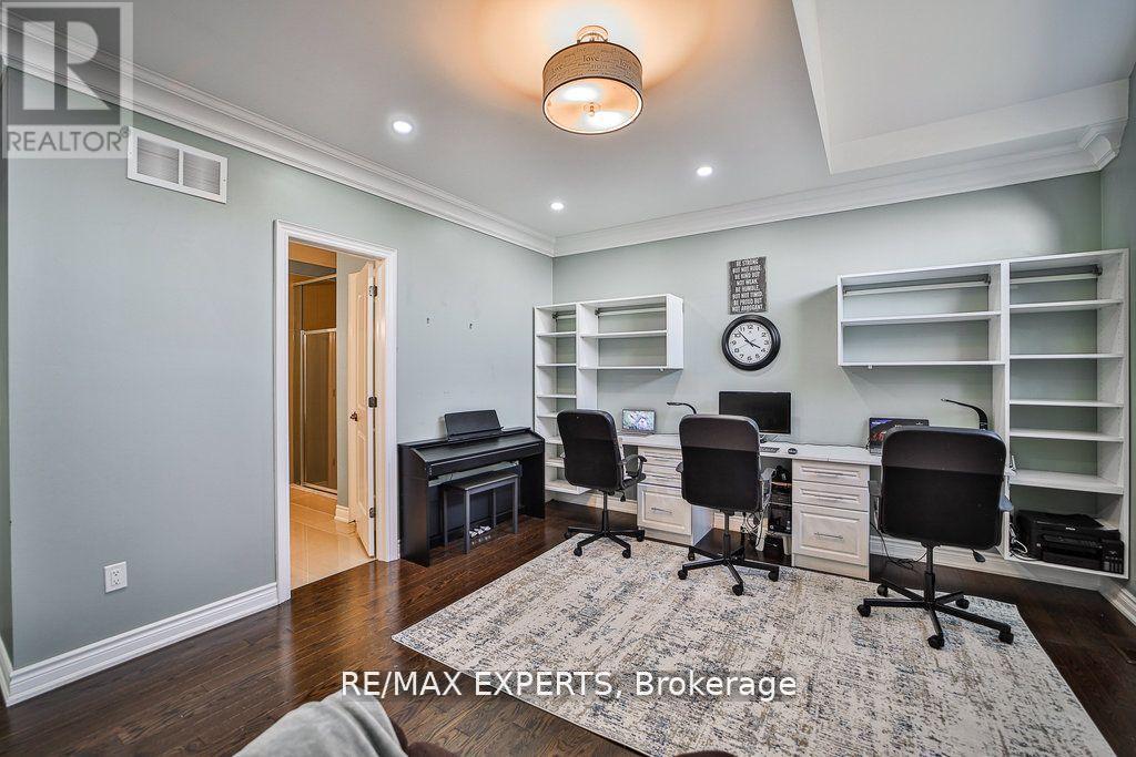 28 Pendergast Court, Brampton (Toronto Gore Rural Estate), Ontario  L6P 0H8 - Photo 25 - W12809950