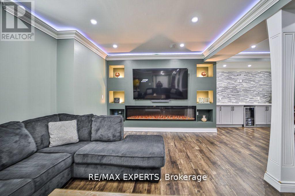 28 Pendergast Court, Brampton (Toronto Gore Rural Estate), Ontario  L6P 0H8 - Photo 32 - W12809950