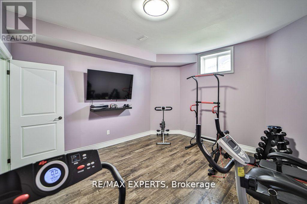 28 Pendergast Court, Brampton (Toronto Gore Rural Estate), Ontario  L6P 0H8 - Photo 40 - W12809950