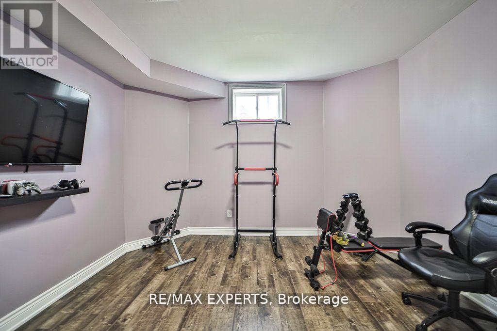 28 Pendergast Court, Brampton (Toronto Gore Rural Estate), Ontario  L6P 0H8 - Photo 41 - W12809950