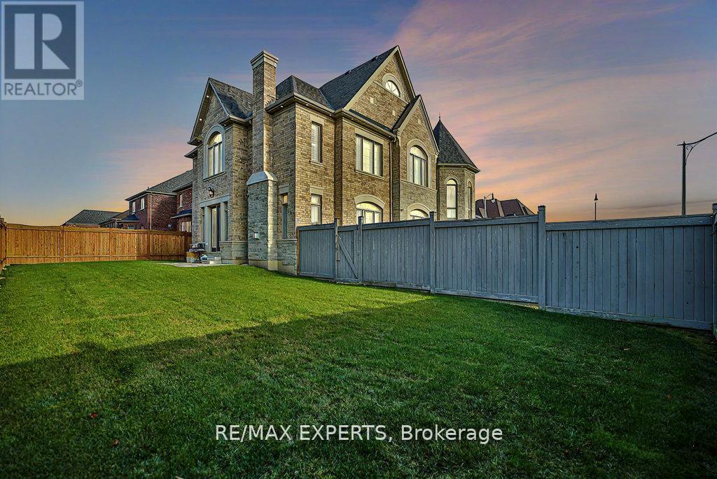 28 Pendergast Court, Brampton (Toronto Gore Rural Estate), Ontario  L6P 0H8 - Photo 48 - W12809950