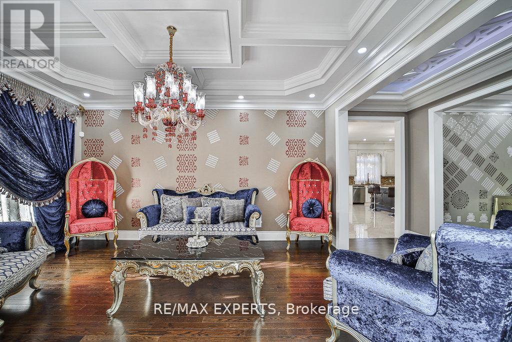 28 Pendergast Court, Brampton (Toronto Gore Rural Estate), Ontario  L6P 0H8 - Photo 5 - W12809950