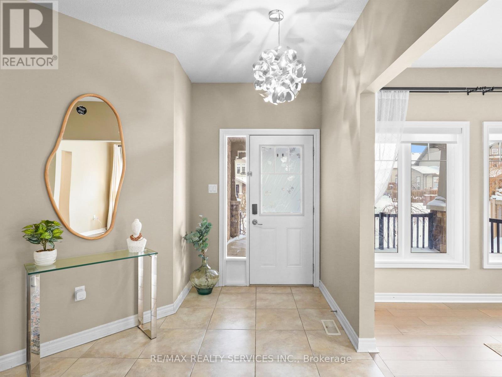 906 Audrey Place, Kitchener, Ontario  N2E 0B9 - Photo 3 - X12809914