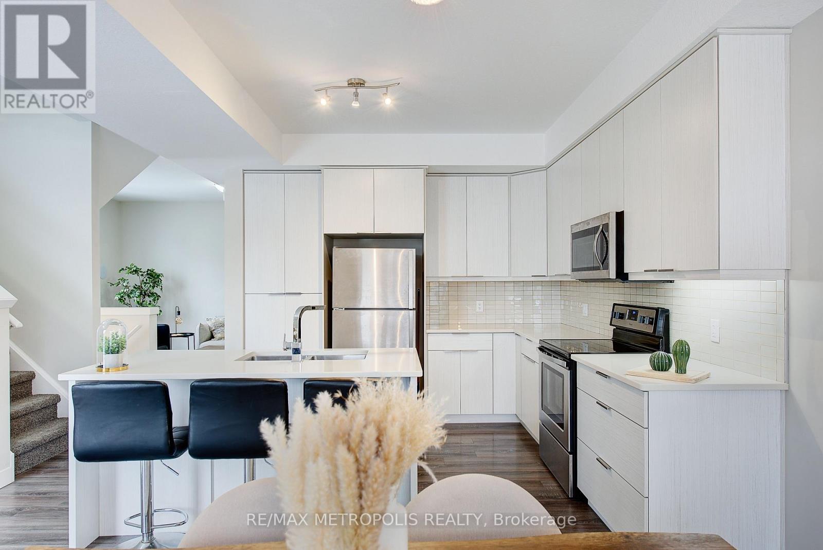 996 - 996 West Village Square, London North (North M), Ontario  N6H 0J7 - Photo 20 - X12809948