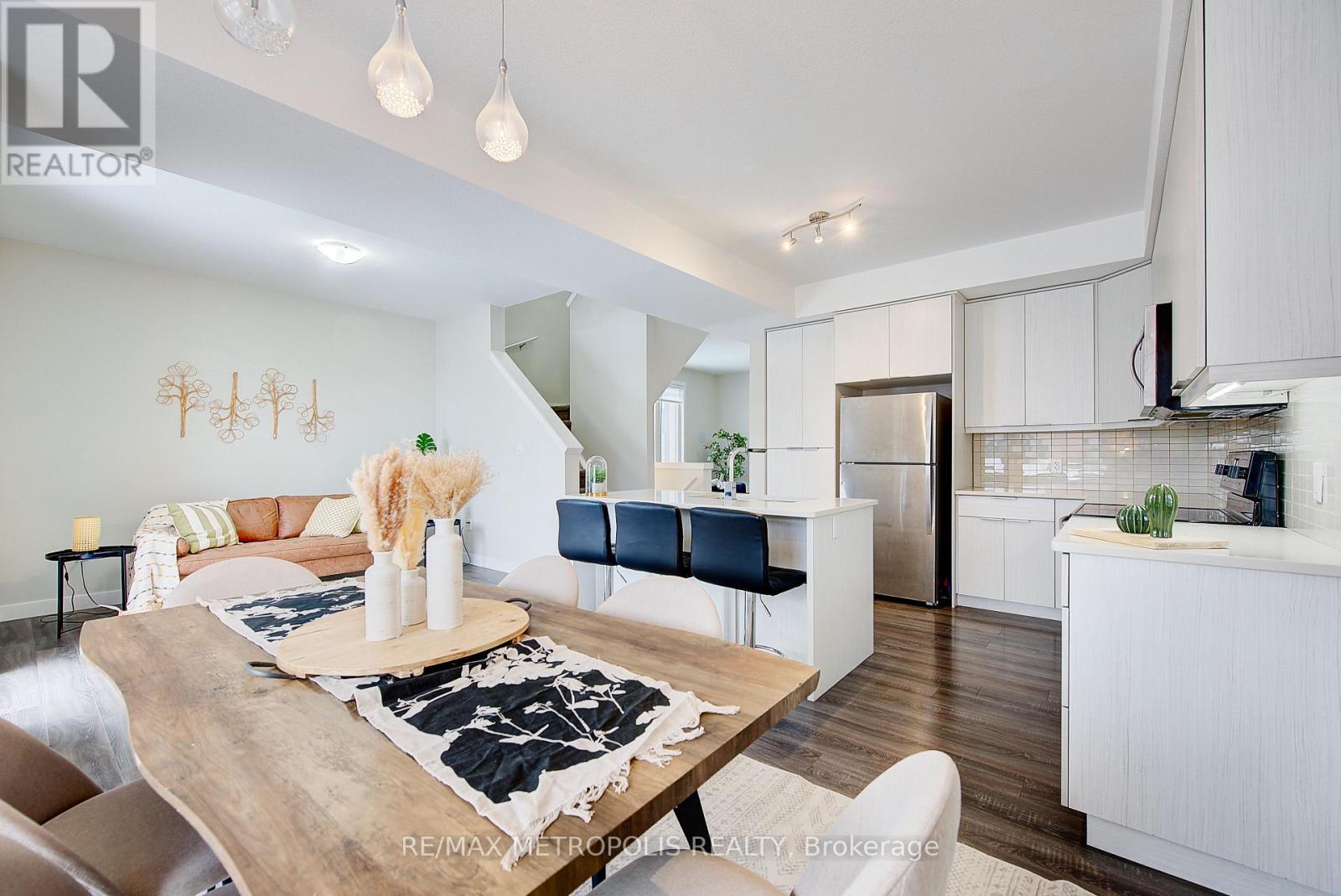 996 - 996 West Village Square, London North (North M), Ontario  N6H 0J7 - Photo 21 - X12809948