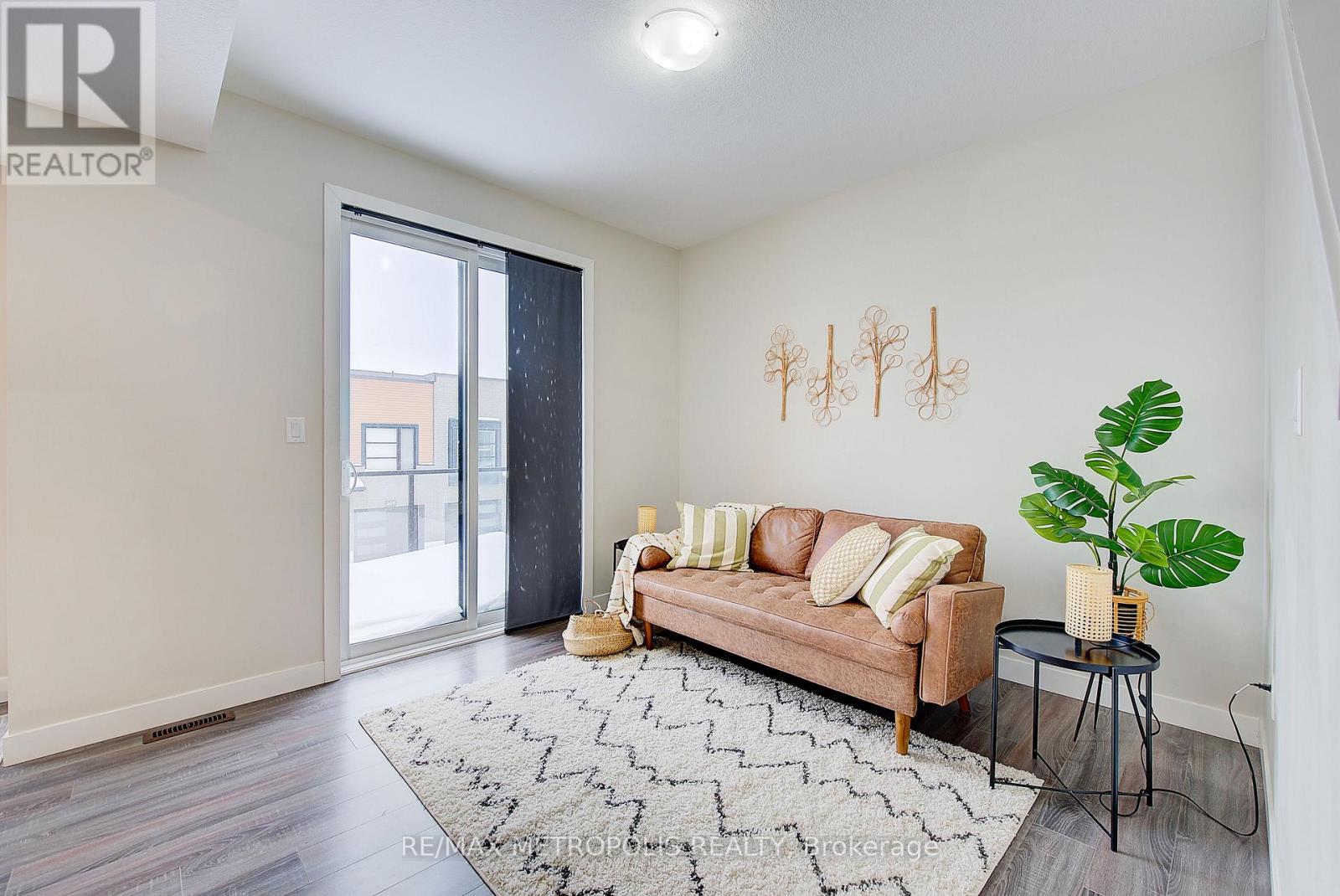 996 - 996 West Village Square, London North (North M), Ontario  N6H 0J7 - Photo 24 - X12809948